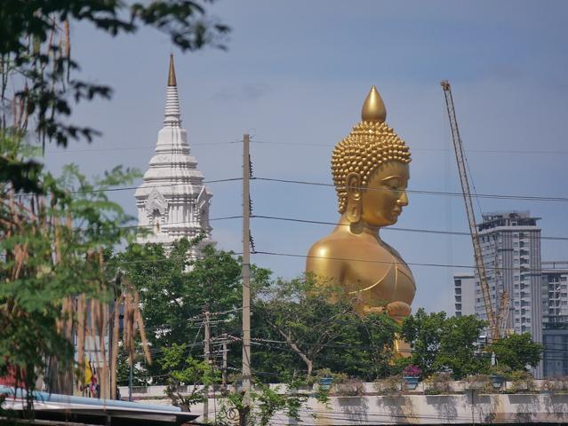 Wat Paknam Bhasicharoen